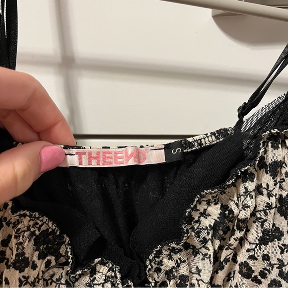 Y2K Cream & Black Floral Lace Tank Top - Picture 4 of 4